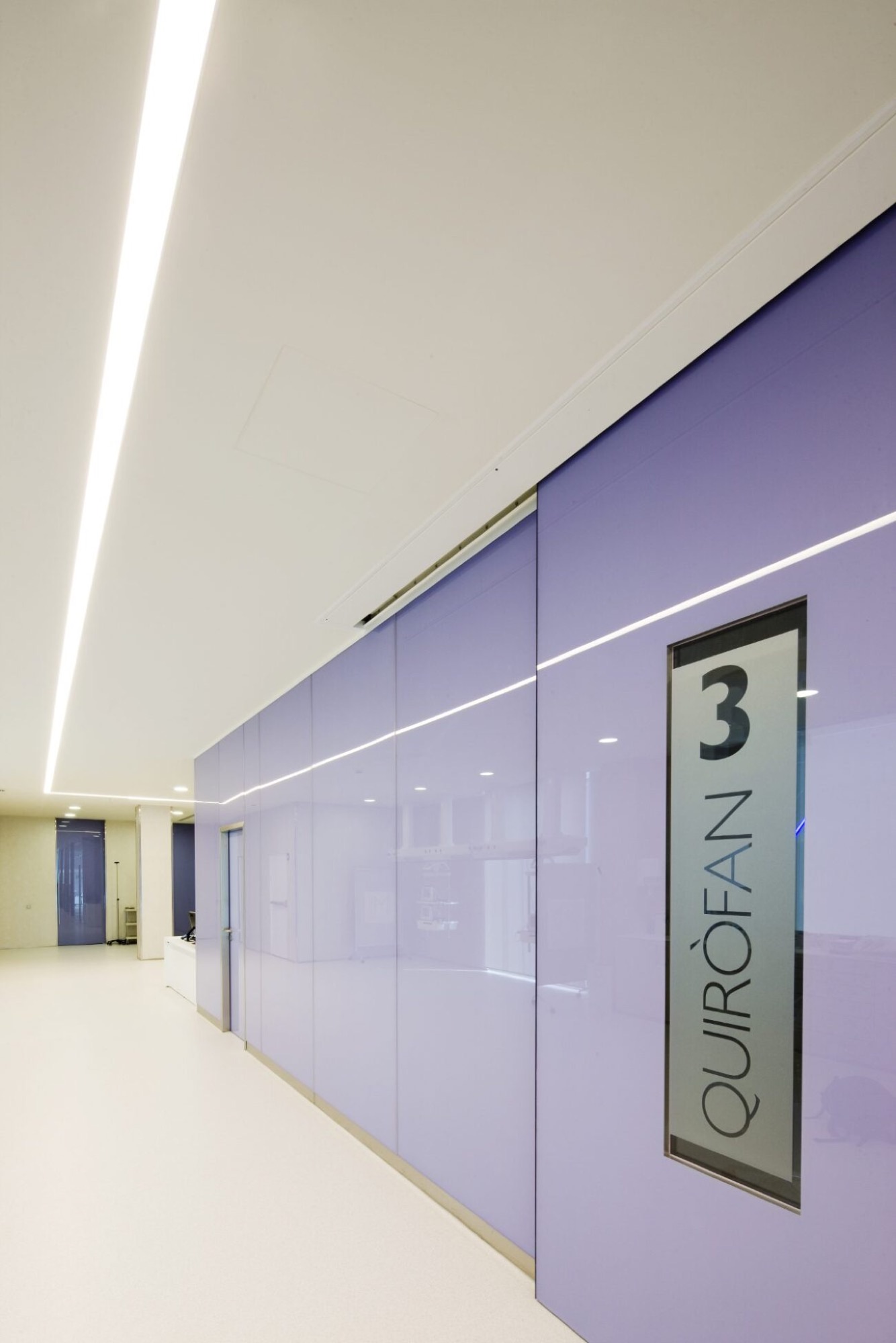 Surgical lights and equipment at IM Clinic