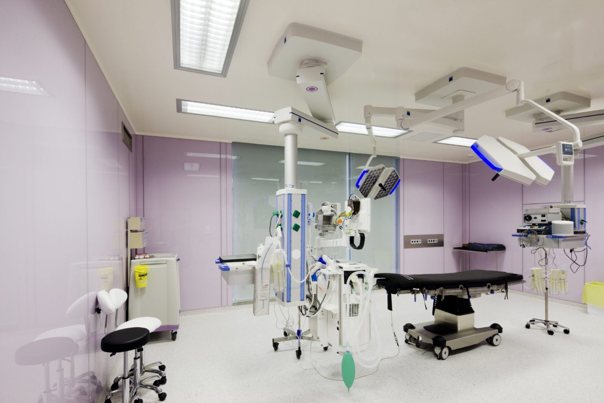 Operating room at IM Clinic